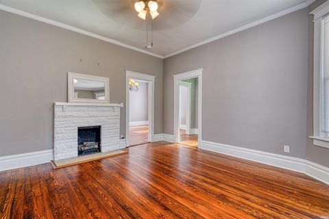 Tiny photo for 2817 W Franklin Street, Evansville, IN 47712 (MLS # 202622473)