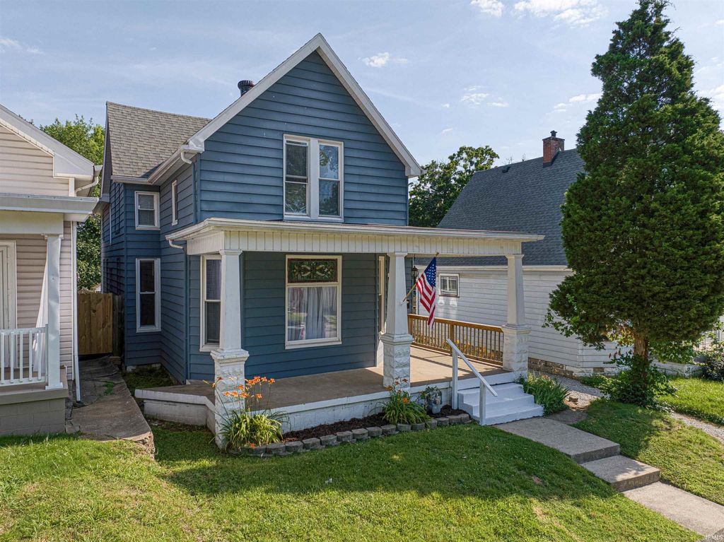 Photo of 2817 W Franklin Street, Evansville, IN 47712 (MLS # 202622473)