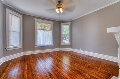 Tiny photo for 2817 W Franklin Street, Evansville, IN 47712 (MLS # 202622473)
