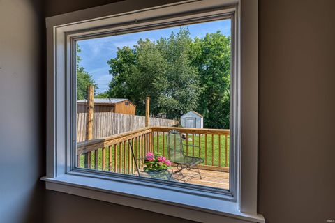 Tiny photo for 2817 W Franklin Street, Evansville, IN 47712 (MLS # 202622473)
