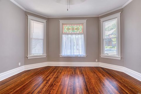 Tiny photo for 2817 W Franklin Street, Evansville, IN 47712 (MLS # 202622473)