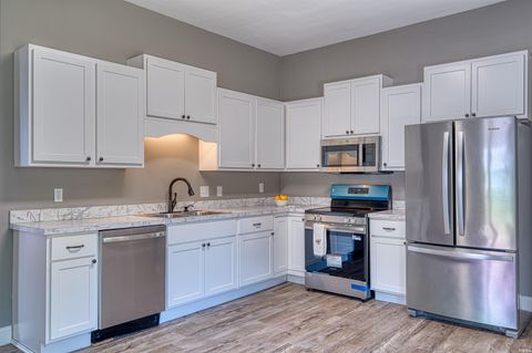 Tiny photo for 2817 W Franklin Street, Evansville, IN 47712 (MLS # 202622473)