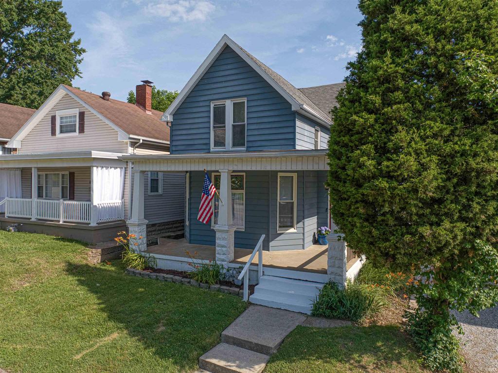 Photo of 2817 W Franklin Street, Evansville, IN 47712 (MLS # 202622473)