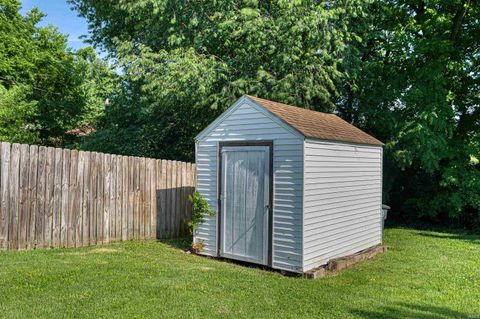 Tiny photo for 2817 W Franklin Street, Evansville, IN 47712 (MLS # 202622473)
