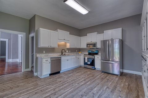 Tiny photo for 2817 W Franklin Street, Evansville, IN 47712 (MLS # 202622473)