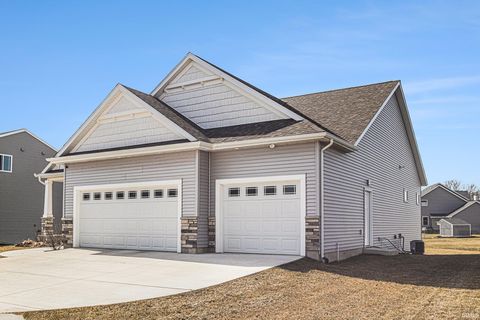 Tiny photo for 1725 Stoneham Drive, Mishawaka, IN 46544 (MLS # 202603978)