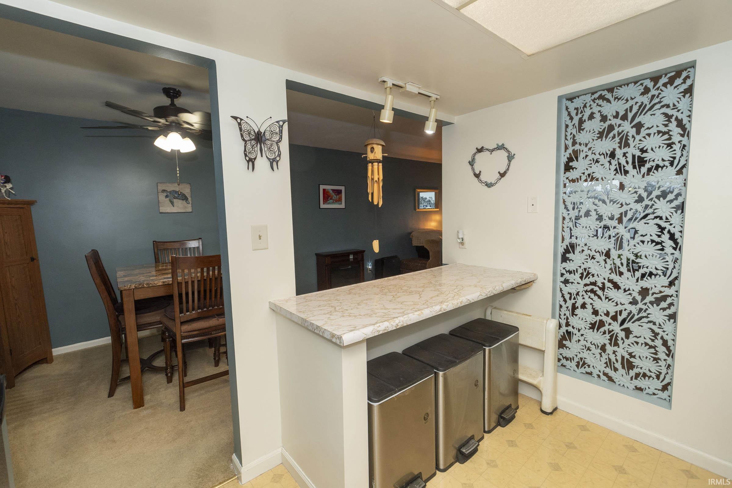 Elkhart, Indiana 46514, United States, 2 Bedrooms Bedrooms, ,2 BathroomsBathrooms,Residential,Pending,24096