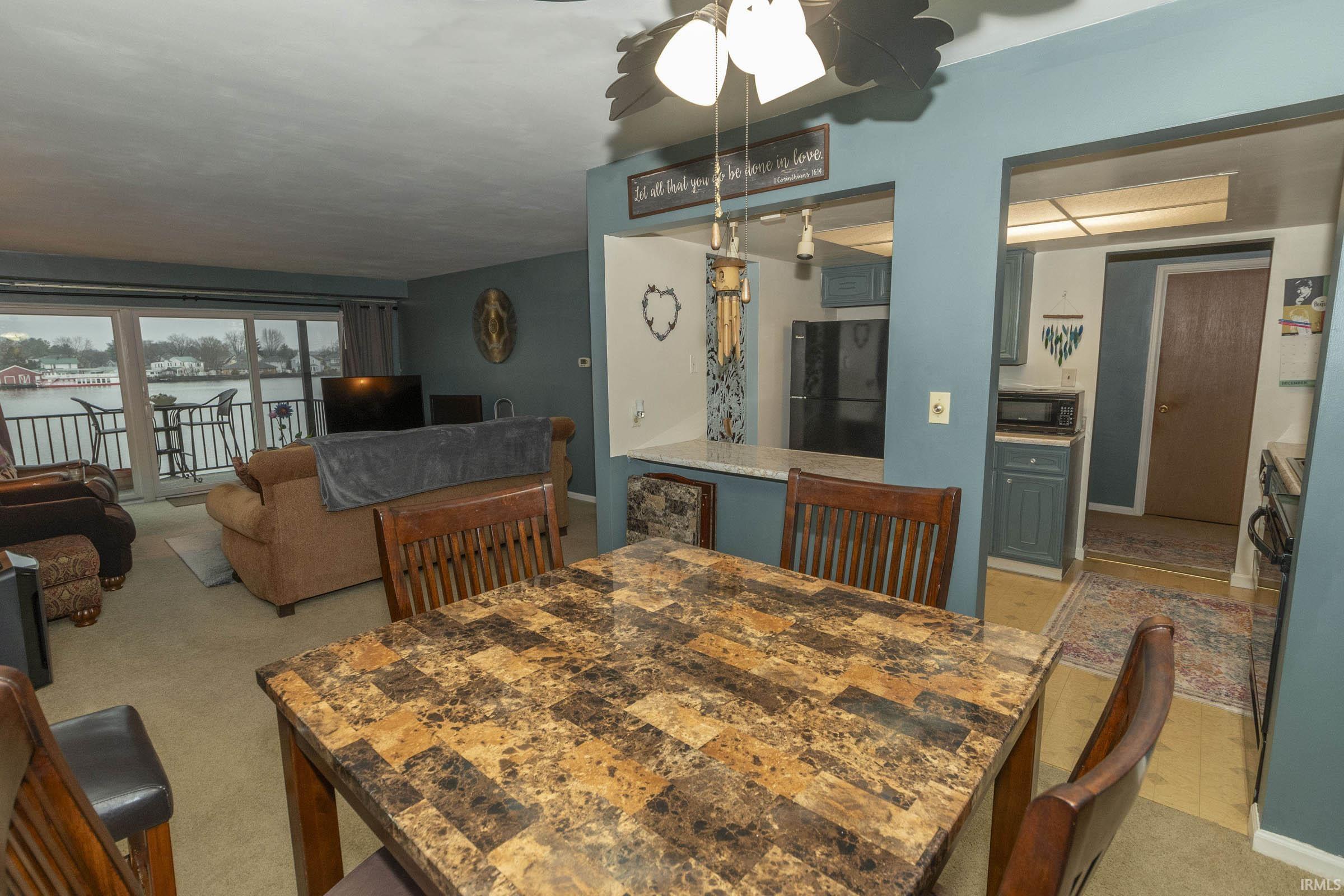 Elkhart, Indiana 46514, United States, 2 Bedrooms Bedrooms, ,2 BathroomsBathrooms,Residential,Pending,24096