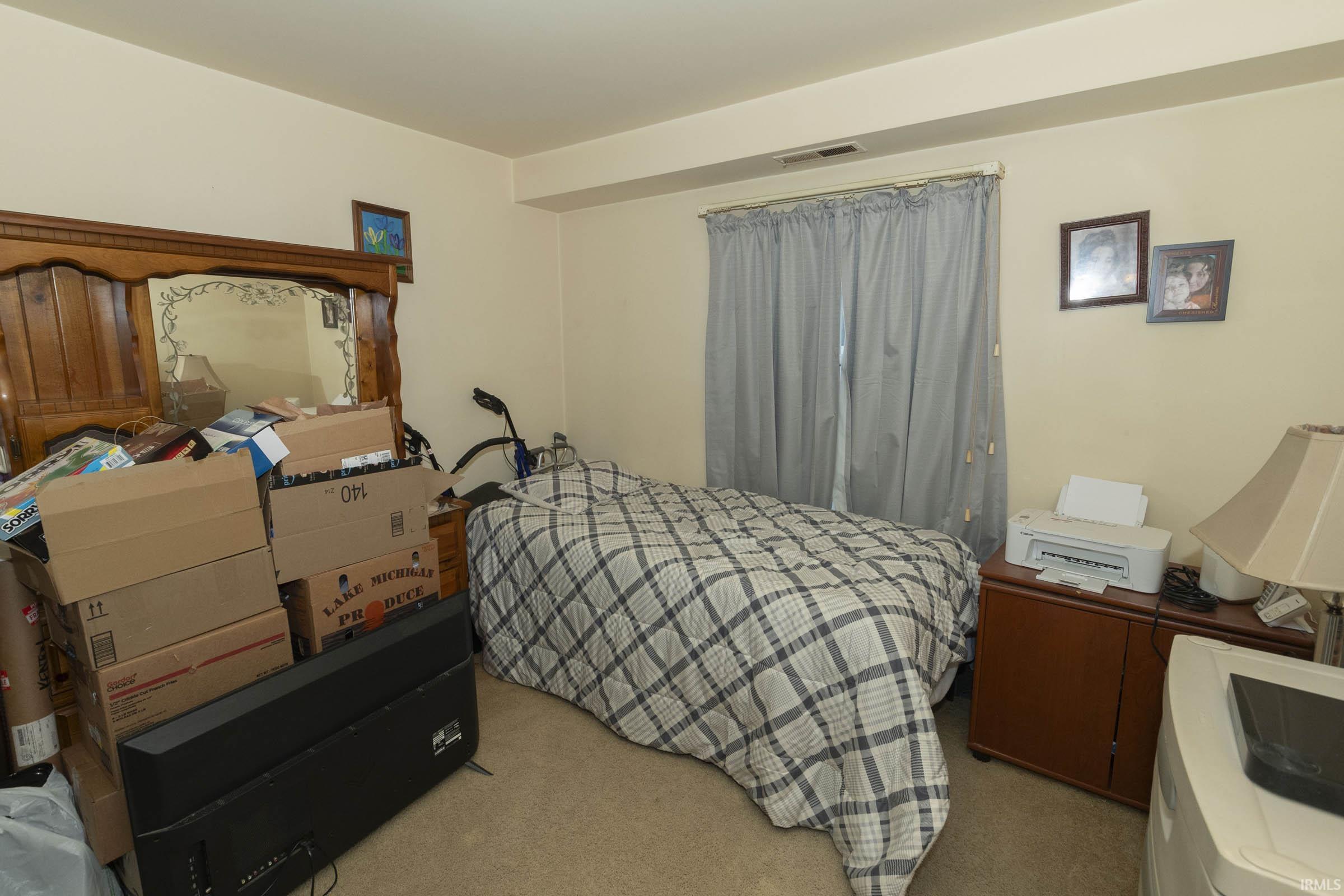 Elkhart, Indiana 46514, United States, 2 Bedrooms Bedrooms, ,2 BathroomsBathrooms,Residential,Pending,24096