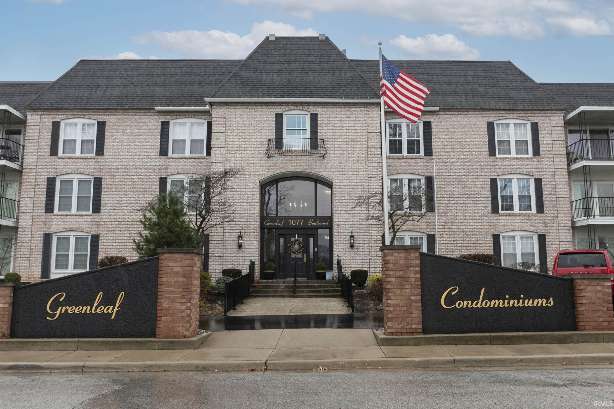 Elkhart, Indiana 46514, United States, 2 Bedrooms Bedrooms, ,2 BathroomsBathrooms,Residential,Pending,24096