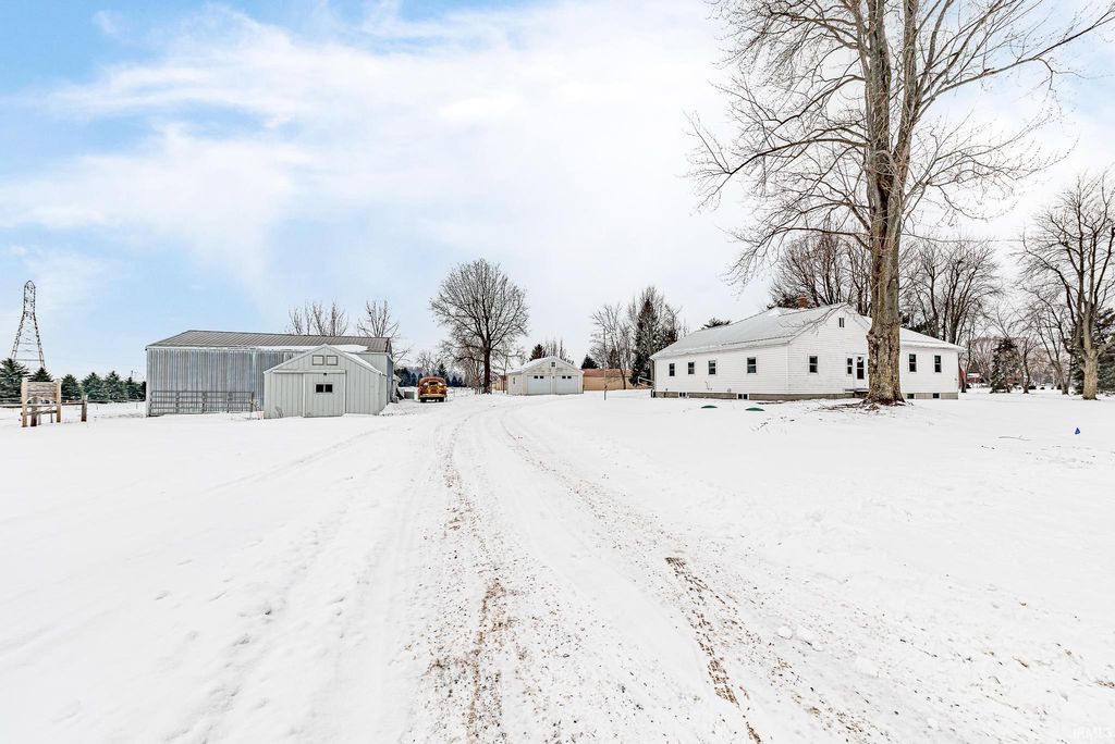 Photo of 12924 Edgerton Road, New Haven, IN 46774 (MLS # 202603402)