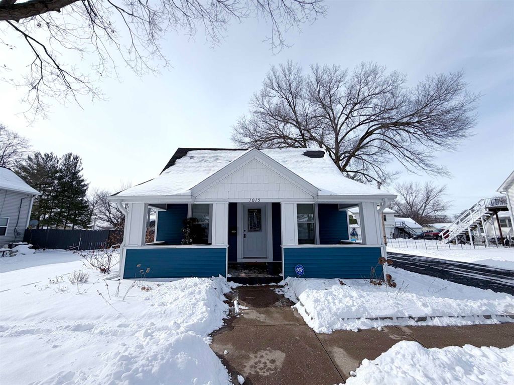 Photo of 1015 3rd Street, Covington, IN 47932 (MLS # 202602952)