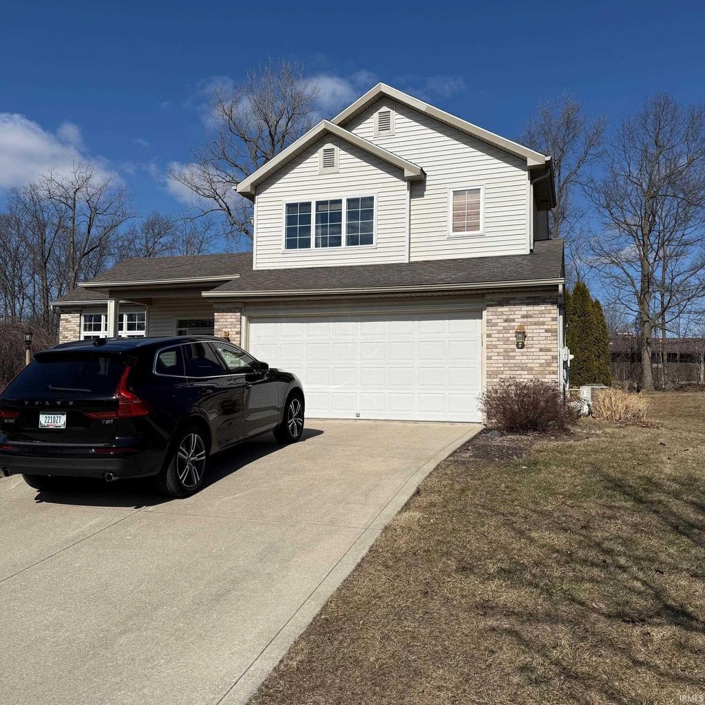 Photo of 7902 Berryhill Court, Fort Wayne, IN 46825 (MLS # 202606464)