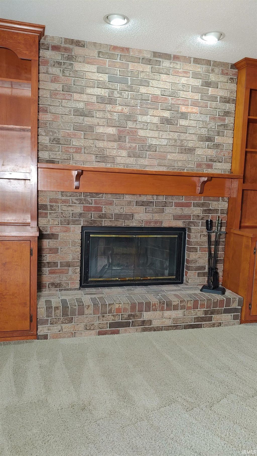 Photo of 8929 DUNMORE Lane, Fort Wayne, IN 46804 (MLS # 202544874)