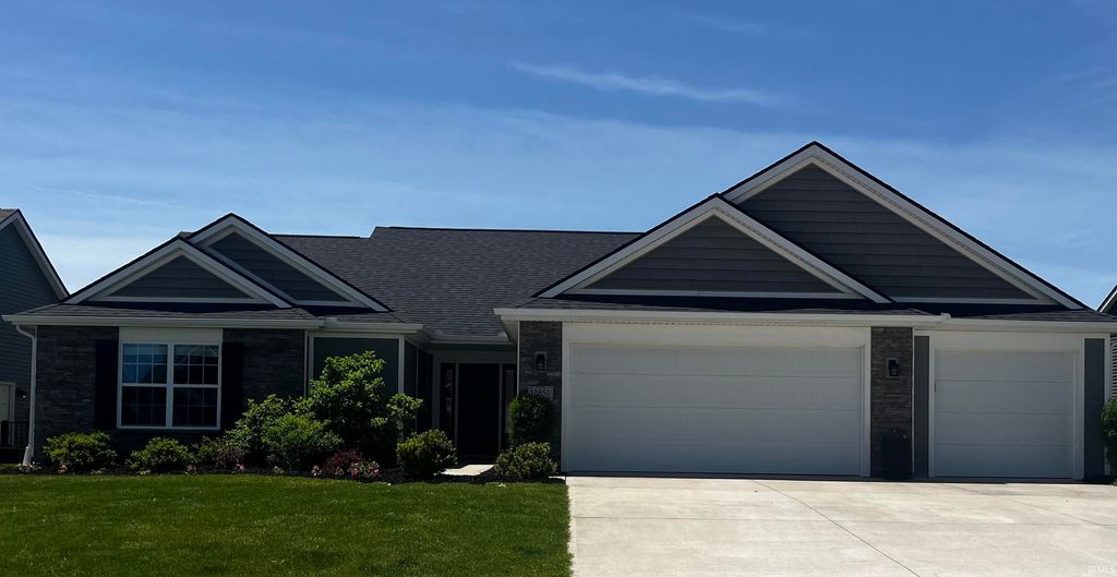 Photo of 10850 Fenton Cove, Roanoke, IN 46783 (MLS # 202619548)