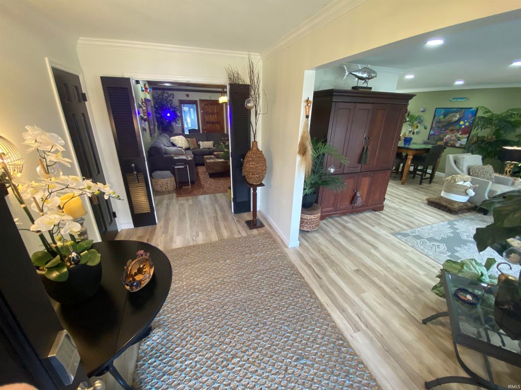 Photo of 6841 Newburgh Road, Evansville, IN 47715 (MLS # 202606443)