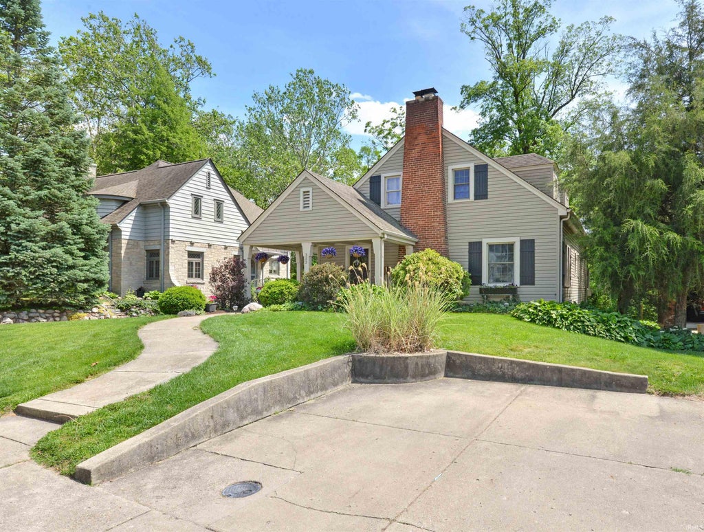 Photo of 353 Harvard Terrace, Frankfort, IN 46041 (MLS # 202636448)