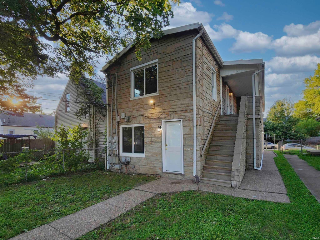 Photo of 309 E Michigan Street, Evansville, IN 47711 (MLS # 202637032)