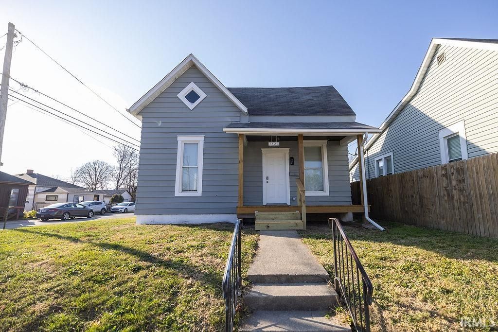 Photo of 2823 S Vine Street, Muncie, IN 47302 (MLS # 202546738)