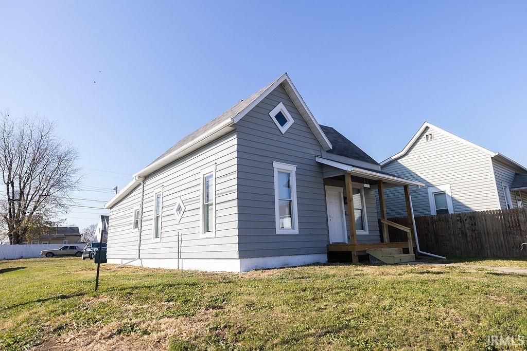 Photo of 2823 S Vine Street, Muncie, IN 47302 (MLS # 202546738)