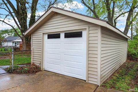 Tiny photo for 2413 Crestview Court, Lafayette, IN 47909 (MLS # 202613486)