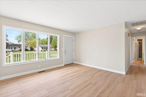 Tiny photo for 2413 Crestview Court, Lafayette, IN 47909 (MLS # 202613486)