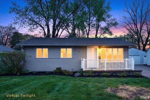Tiny photo for 2413 Crestview Court, Lafayette, IN 47909 (MLS # 202613486)