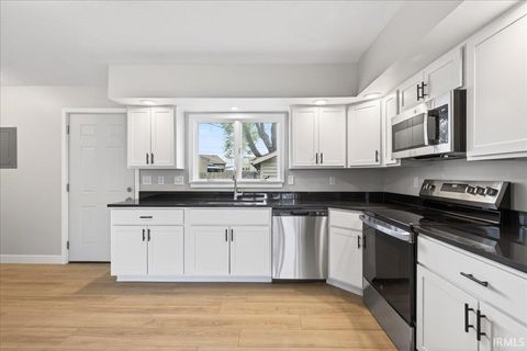 Tiny photo for 2413 Crestview Court, Lafayette, IN 47909 (MLS # 202613486)