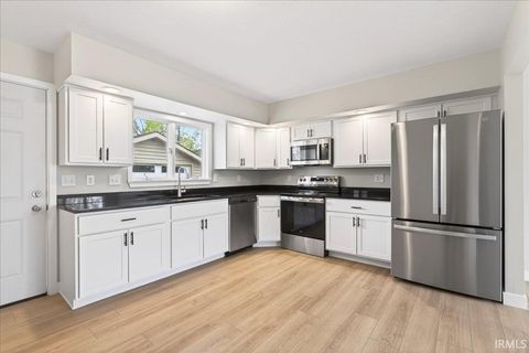 Tiny photo for 2413 Crestview Court, Lafayette, IN 47909 (MLS # 202613486)