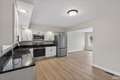 Tiny photo for 2413 Crestview Court, Lafayette, IN 47909 (MLS # 202613486)