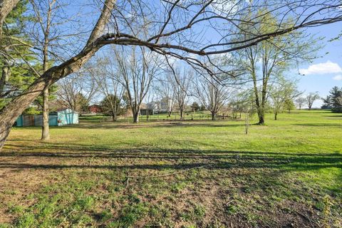 Tiny photo for 9924 W State Road 26, Rossville, IN 46065 (MLS # 202602756)