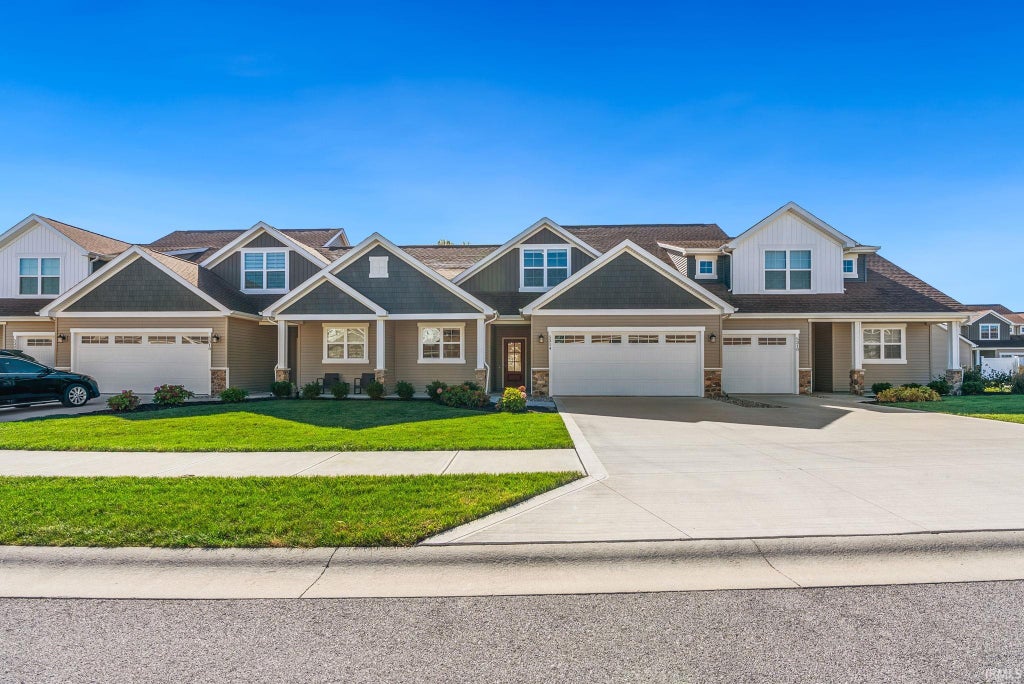 Photo of 5314 Copper Horse Trail, Fort Wayne, IN 46845 (MLS # 202644075)