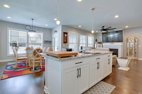 Tiny photo for 5574 Belmont Drive, Newburgh, IN 47630 (MLS # 202638016)
