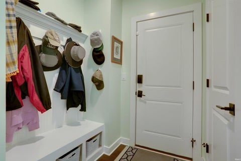 Tiny photo for 5574 Belmont Drive, Newburgh, IN 47630 (MLS # 202638016)