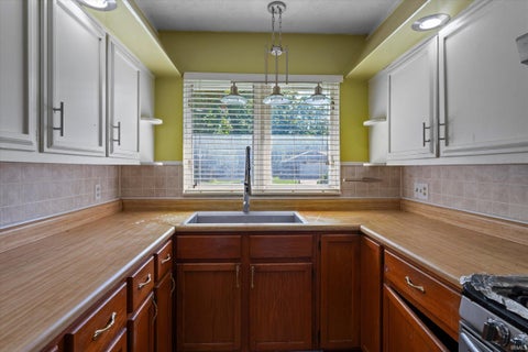 Tiny photo for 19065 Oakmont North Drive, South Bend, IN 46637 (MLS # 202641560)
