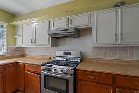 Tiny photo for 19065 Oakmont North Drive, South Bend, IN 46637 (MLS # 202641560)