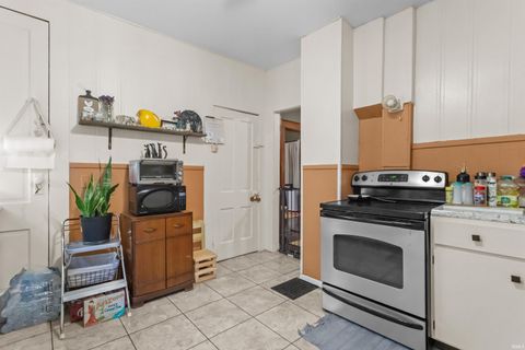 Tiny photo for 136 W 7th Street, Peru, IN 46970 (MLS # 202531208)