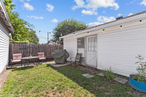 Tiny photo for 136 W 7th Street, Peru, IN 46970 (MLS # 202531208)