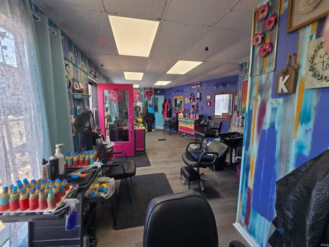 Tiny photo for 925 S Main Street, Kokomo, IN 46901 (MLS # 202609958)