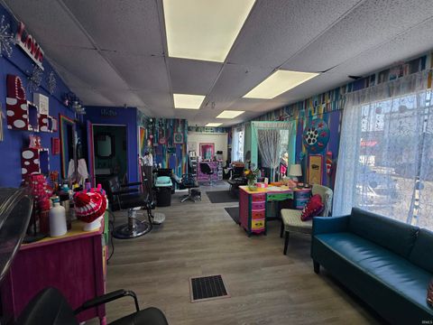 Tiny photo for 925 S Main Street, Kokomo, IN 46901 (MLS # 202609958)