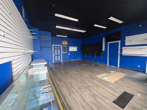 Tiny photo for 925 S Main Street, Kokomo, IN 46901 (MLS # 202609958)