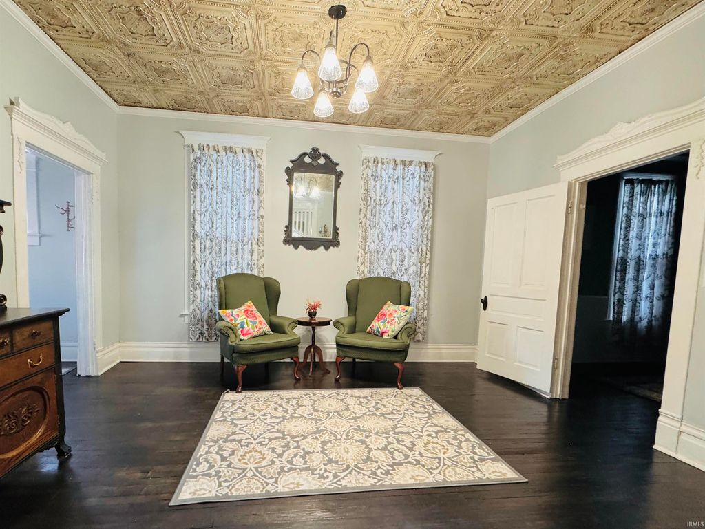 Photo of 2806 W Franklin Street, Evansville, IN 47712 (MLS # 202544933)