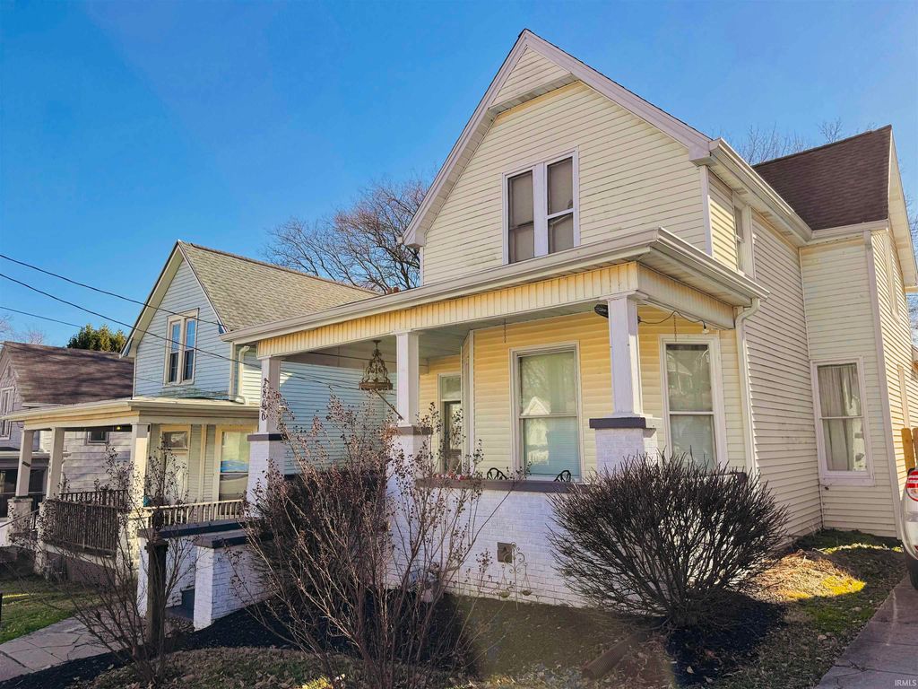 Photo of 2806 W Franklin Street, Evansville, IN 47712 (MLS # 202544933)