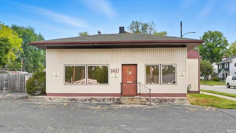 Photo of 3437 Broadway, Fort Wayne, IN 46807 (MLS # 202538899)