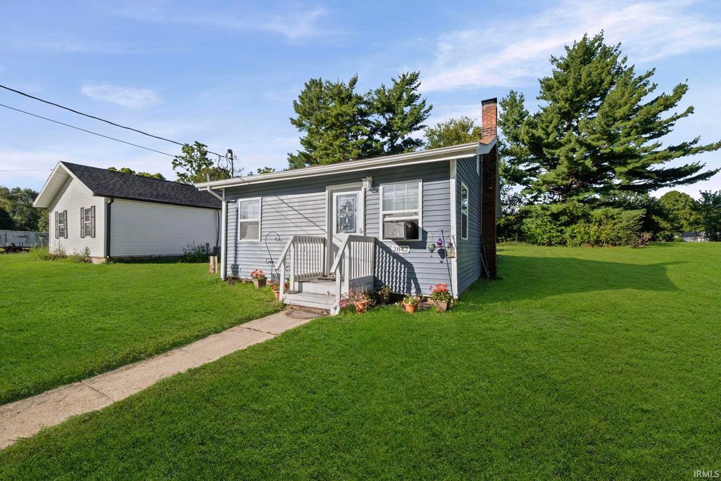 Photo for 2842 S County Rd 475 E, Logansport, IN 46947 (MLS # 202536204)
