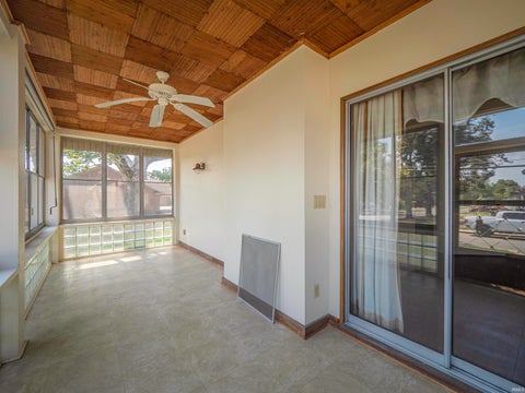 Tiny photo for 15 E Fletchall Street, Poseyville, IN 47633 (MLS # 202637955)
