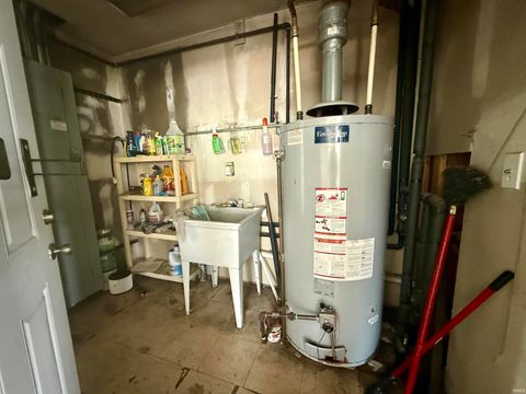 Tiny photo for 925 S Calumet Street, Kokomo, IN 46901 (MLS # 202614583)