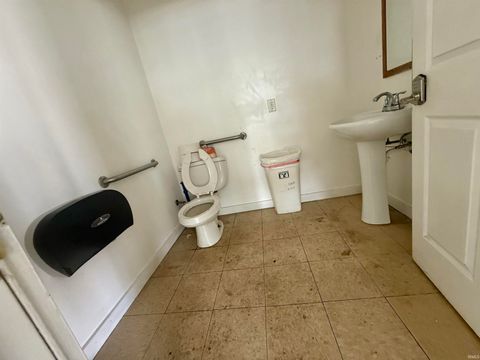 Tiny photo for 925 S Calumet Street, Kokomo, IN 46901 (MLS # 202614583)