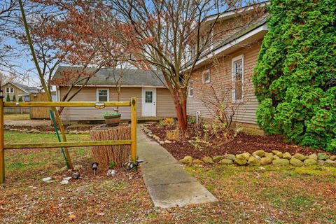 Tiny photo for 807 S Franklin Street, Winamac, IN 46996 (MLS # 202546828)