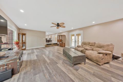 Tiny photo for 5266 Martin Road, Newburgh, IN 47630 (MLS # 202542820)
